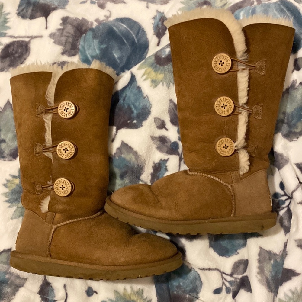 Ugg Australia triple Bailey button boots chestnut size 8